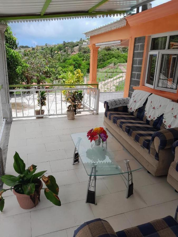 La Belle Du Sud Villa Port South East Exterior photo